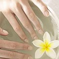 Етапи догляду за шкірою рук