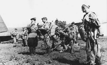Alakja katonai ejtőernyősök Airborne Oroszország, Dembelskaya új egyenruhát, mező, és tiszt (egyenruha) Alakja katonai ejtőernyősök Airborne Oroszország, Dembelskaya új egyenruhát, mező, és egy tiszt