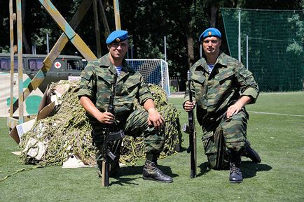 Alakja katonai ejtőernyősök Airborne Oroszország, Dembelskaya új egyenruhát, mező, és tiszt (egyenruha) Alakja katonai ejtőernyősök Airborne Oroszország, Dembelskaya új egyenruhát, mező, és egy tiszt