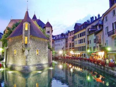 Franța, Annecy - un lac unic și oraș antic