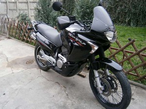 Honda transalp 650v - огляд легендарного японського ендуро-байка