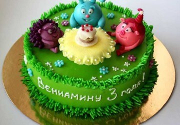 Ötletek díszítésére gyermekek sütemények, Sudarushka