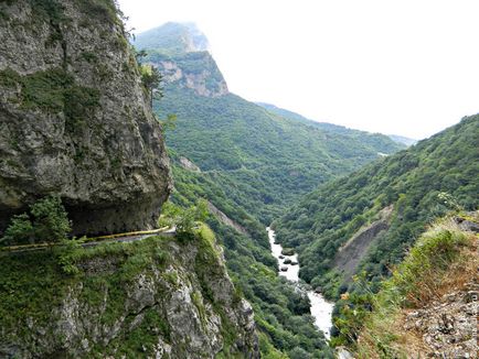 Kabardino-Balkaria, Lacurile albastre, Cherek Cheile și Balcania de Sus