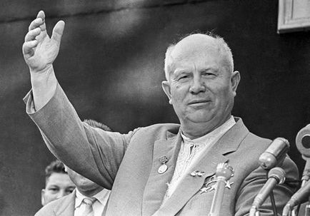 Ca Ernst, o persoană necunoscută a făcut un monument lui Hrușciov