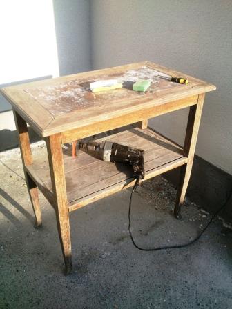 Hogyan felújítására egy régi asztal kezét, fotók