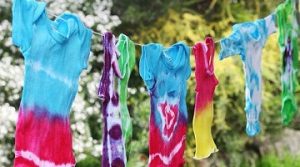 Як відіпрати полинялі білі і кольорові речі при пранні