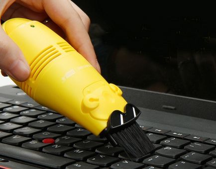 Cum să curăț tastatura pe un laptop