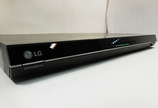 Cum se face un hard disk extern și un DVD player, de exemplu lg dks-7100