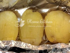Як приготувати молоду картоплю в духовці смачно