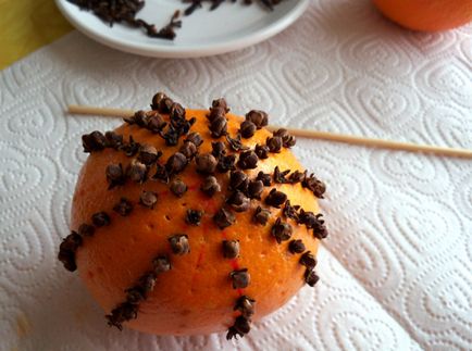 Cum sa faci un pomanj portocaliu cu mainile tale - decorarea de Anul Nou a interiorului