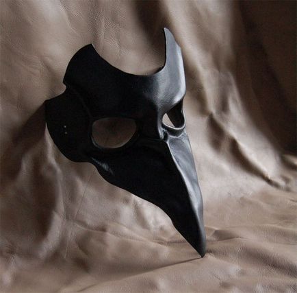 Як зробити маску ворона