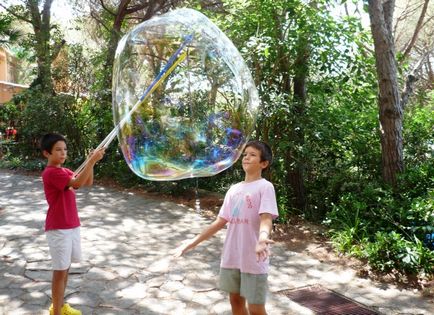Як зробити величезні мильні бульбашки