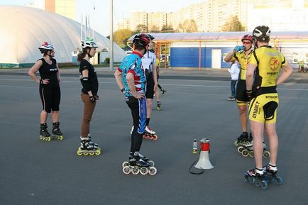 Cum să devii un patinator de viteză, o școală de mini roller
