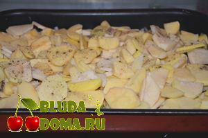 Картофи и месо в рецептата на фурна, как да готвят месото във фурната със зеленчуци и картофи