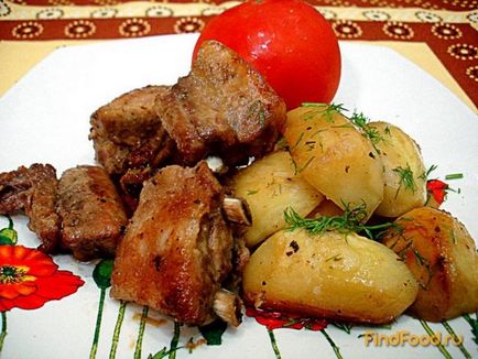 Картопля з свинячими ребрами в духовці з фото