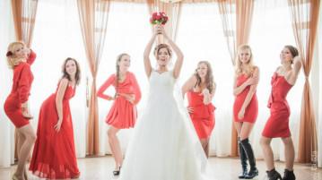 Червона сукня на весілля до подруги, для подружки нареченої