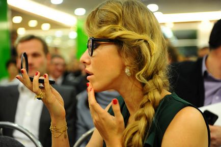 Xenia Sobchak ascunde probleme cu părul
