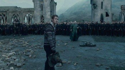 Cine a dat lui Harry Potter mantia de invizibilitate a obiectului si alte artefacte magice (harry) Cine ia dat lui Harry Potter mantaua de invizibilitate a proprietății obiectului și alte artefacte magice