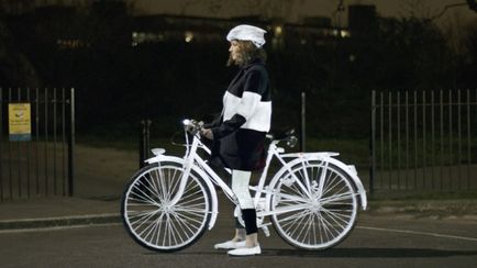 Este mai bine să fii o fantomă decât o vopsea invizibilă reflectorizantă pentru bicicliști