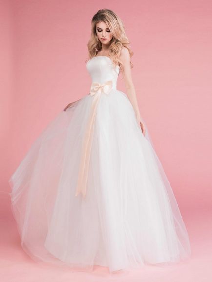 Vásároljon olcsó menyasszonyi ruhák St. Petersburg - a szalon esküvői ruha