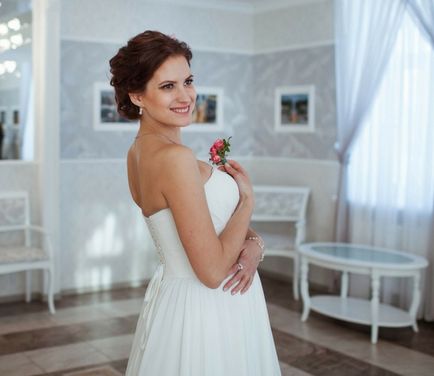 Magazin rochii de mireasa ieftin în Sankt Petersburg - salon de nunta dulap