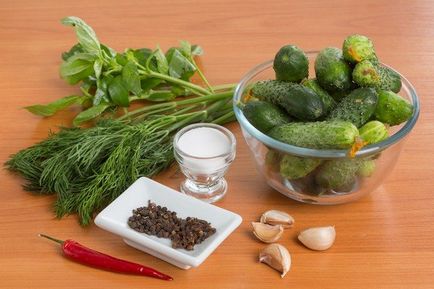 Pickles tesz nagy snack az ünnepen, a parancsnok egy információs portál (apróra vágott kapor) Pickles tesz nagy snack az ünnepen, információs portál parancsnok