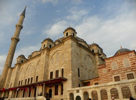 Мечеті Стамбула і все, що потрібно знати про них туристу