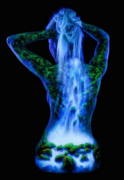 Misticul corpului arta peisaje pitoresti luminescente pe corpurile feminine