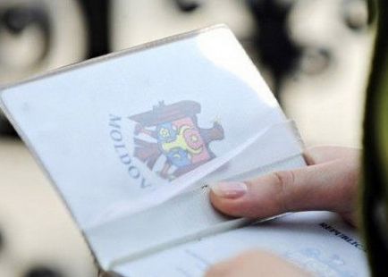 Pașapoartele moldovenești vor deveni culori vrăjite