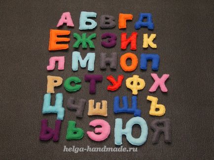 Alfabet moale și numere din țesut cu mâinile lor