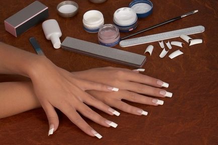 Приложение на гел за нокти - един от начините да растат ноктите си, онлайн лаборатория женско списание