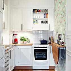 Шпалери на кухні в інтер'єрі фото дизайну в звичайній квартирі в хрущовці