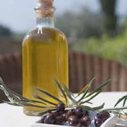 Очищення обличчя оливковою олією