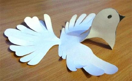 Eredeti ajándéktárgy kezét, hogyan lehet egy galambot a papír