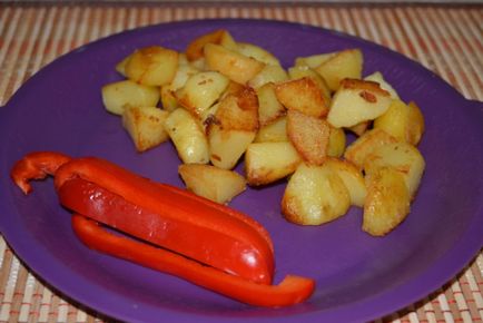 Відварна картопля в мундирі обсмажена на сковороді - смачні страви з відвареної картоплі в