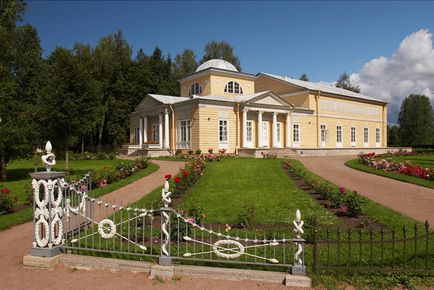 Pavilion Rose în parcul Pavlovsky