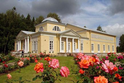 Pavilion Rose în parcul Pavlovsky