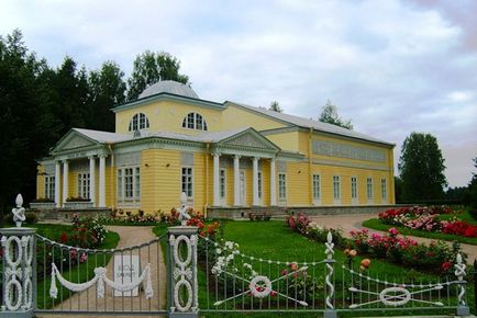 Pavilion Rose în parcul Pavlovsky