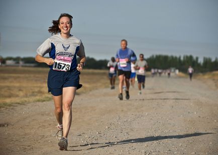 Plastic vs fitness care va ajuta la crearea rapida a corpului ideal - antrenor de fitness sau plastic