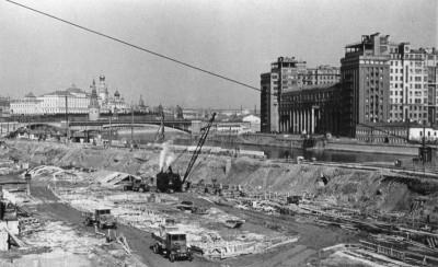 De ce nu a fost construit Palatul Sovietilor