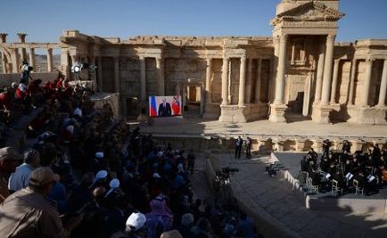 Miért Putyin akadva re Palmyra, és mit kell tennie a következő katonai felülvizsgálat