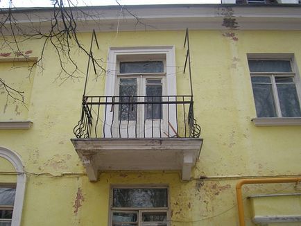 Repararea balcoanelor vechi