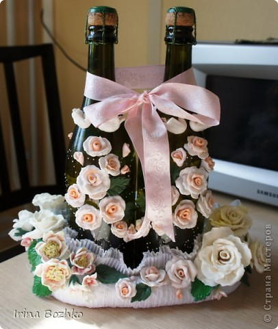Троянди з тканини і весільна корзинка з картону своїми руками
