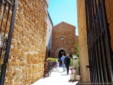 Függetlenül a Szicília déli partján Agrigento, felülvizsgálatát arkhip251166 turista (önállóan) Függetlenül a Szicília déli partján Agrigento, hogy vizsgálják felül a turista arkhip251166