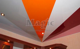 Combinații de culori diferite cu un tavan portocaliu stretch