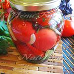 Солоні помідори, фаршировані зеленню і часником на зиму
