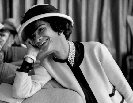 Coco Chanel stílusú ruházat