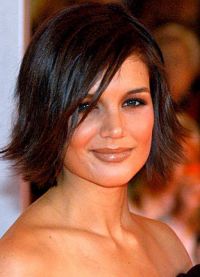 Taierea lui Katie Holmes