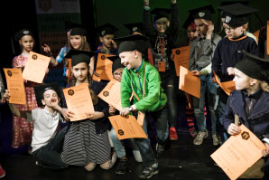 University of St. Petersburg gyerek (gyermek) Szentpétervári Egyetem a gyerekek