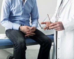 Descărcarea din uretra a penisului (uretra) la bărbați 🎥 - cauze, simptome și